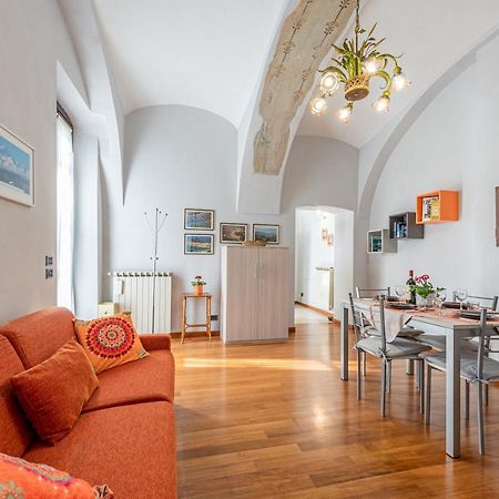 L'Antico Cedro Apartment Alba Kültér fotó